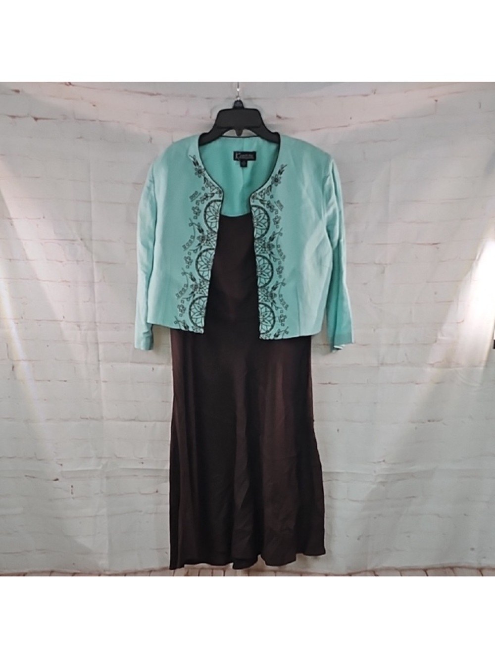 LINEN Rayon Brown Midi Dress 10P
with Embroidered Mint Jacket Size 12P